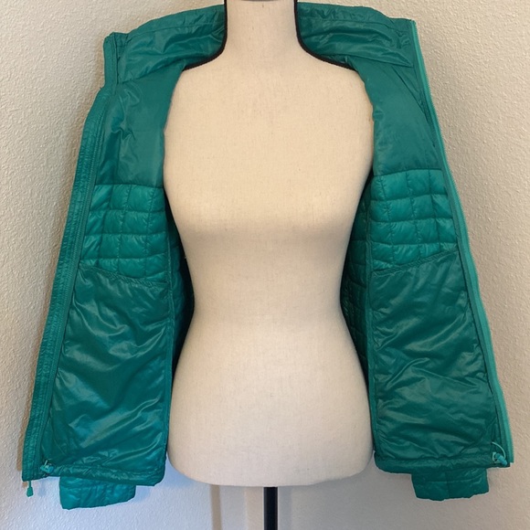 The North Face Puffer Jacket - Picture 3 of 4